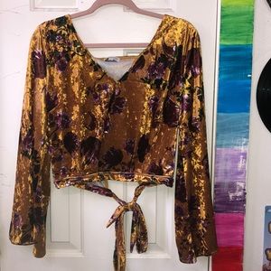 Tillys cropped blouse